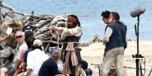 Cap_Rodgeeeer - Disney перенесла пятых «Пиратов Карибского моря» на 2016 год.
